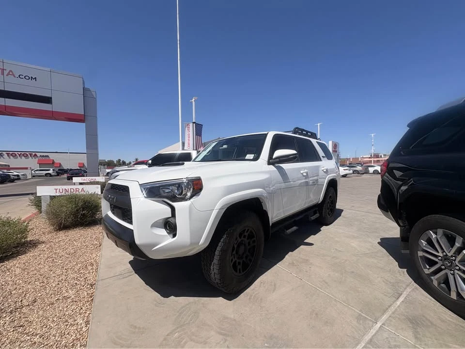 2026 Toyota 4Runner 6th Gen - Image 2 of 9