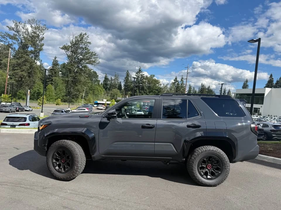 2026 Toyota 4Runner 6th Gen - Image 2 of 11