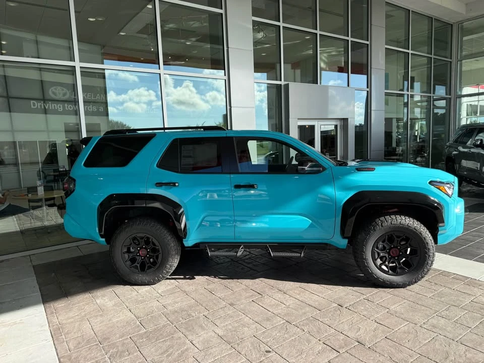 2026 Toyota 4Runner 6th Gen - Image 4 of 10