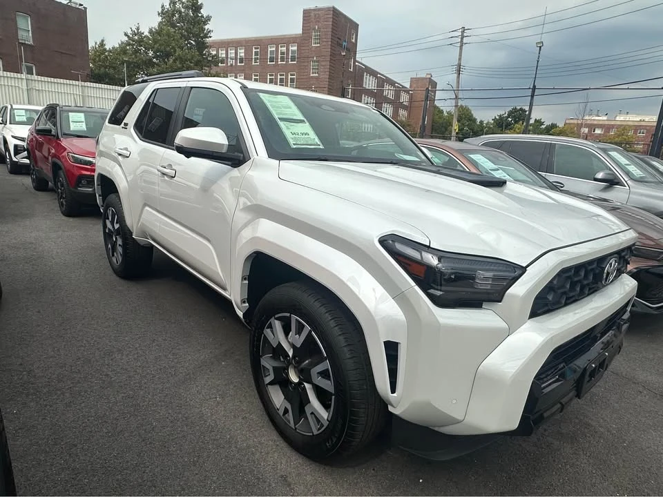 2026 Toyota 4Runner 6th Gen - Image 4 of 6