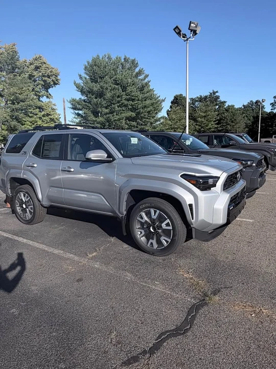 2026 Toyota 4Runner 6th Gen - Image 2 of 7