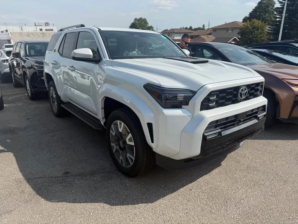 2026 Toyota 4Runner 6th Gen - Image 2 of 5