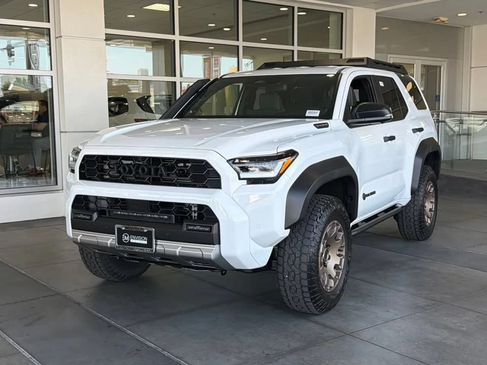 2026 Toyota 4Runner 6th Gen - Image 2 of 20