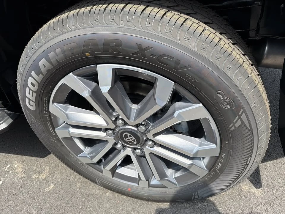 2026 Toyota 4Runner 6th Gen - Image 7 of 20