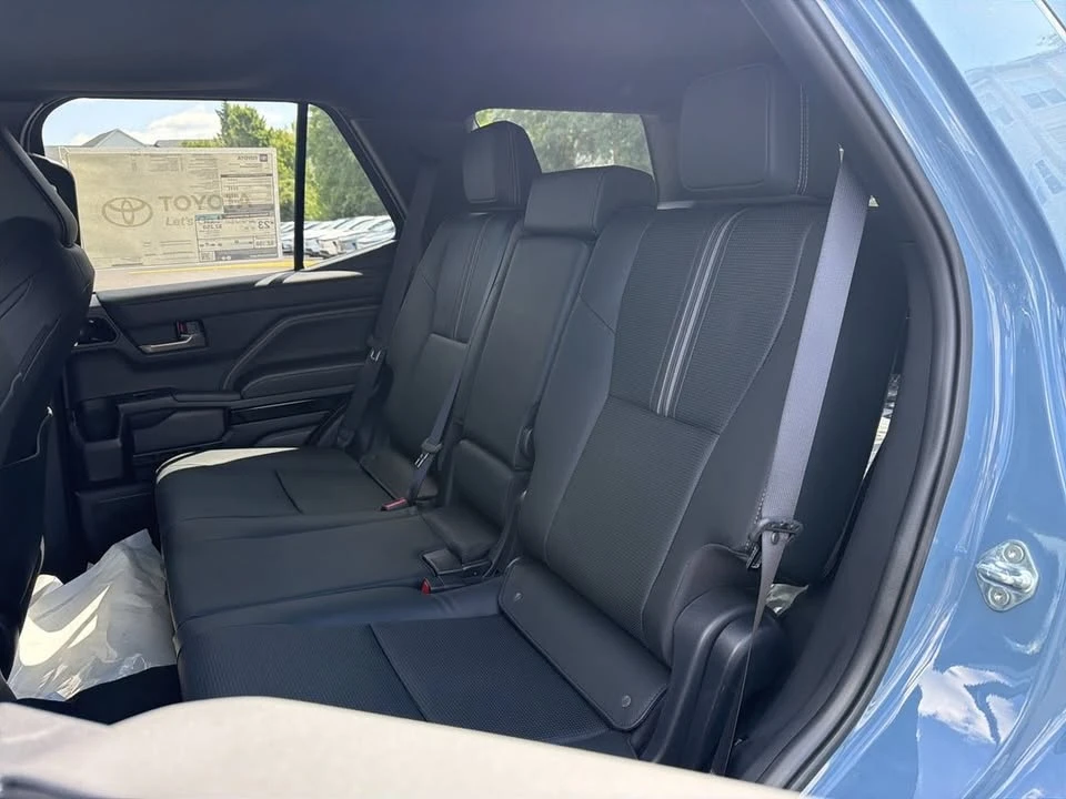 2026 Toyota 4Runner 6th Gen - Image 14 of 20