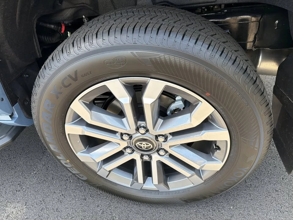 2026 Toyota 4Runner 6th Gen - Image 7 of 20