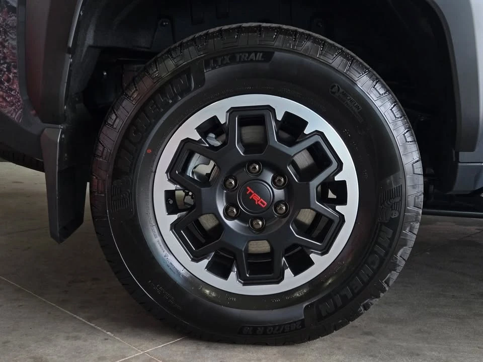 2026 Toyota 4Runner 6th Gen - Image 5 of 20