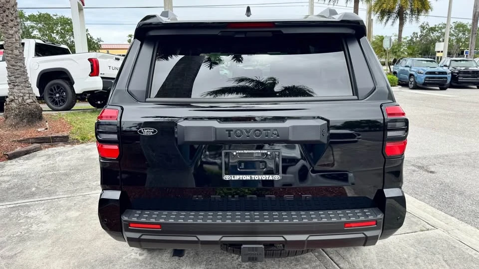 2026 Toyota 4Runner 6th Gen - Image 4 of 6