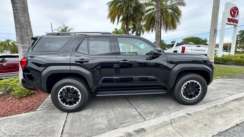 2026 Toyota 4Runner 6th Gen - Image 2 of 6