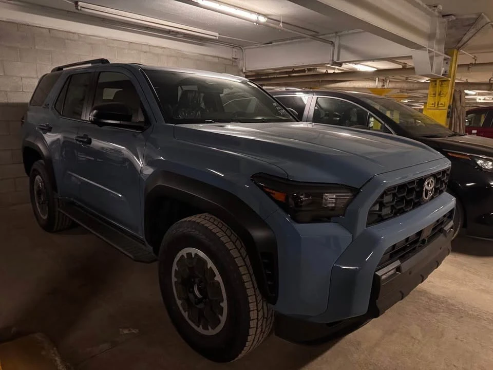 2026 Toyota 4Runner 6th Gen - Image 2 of 12