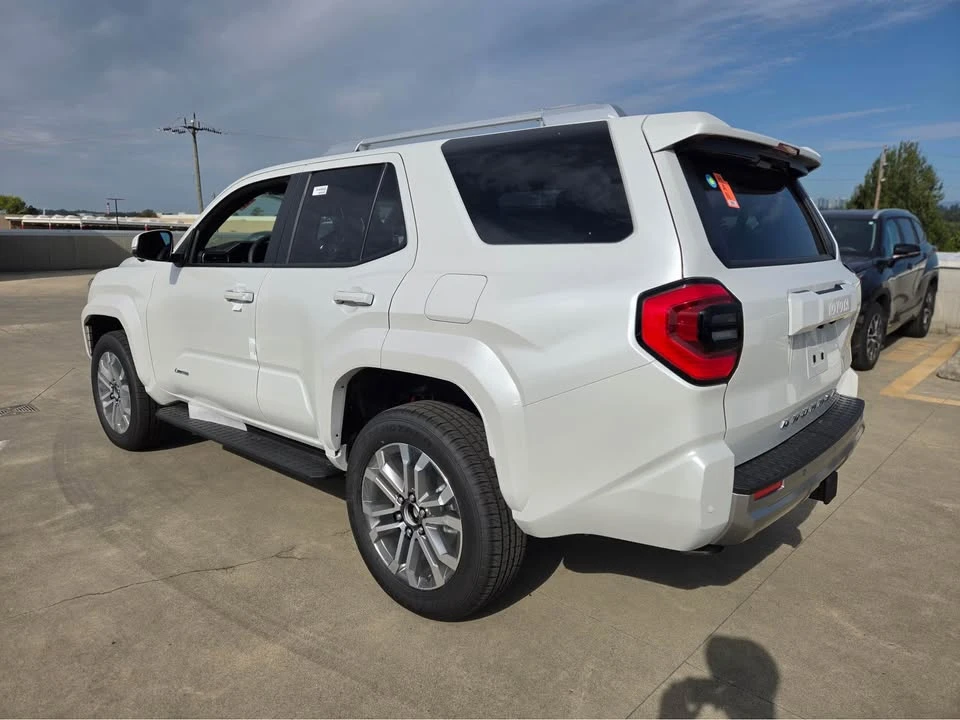 2026 Toyota 4Runner 6th Gen - Image 5 of 13