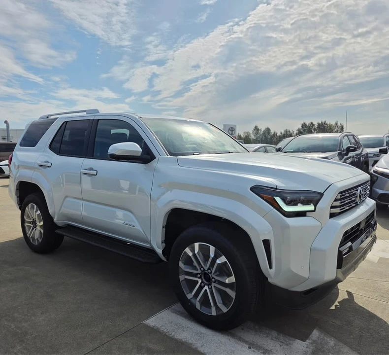 2026 Toyota 4Runner 6th Gen - Image 3 of 13