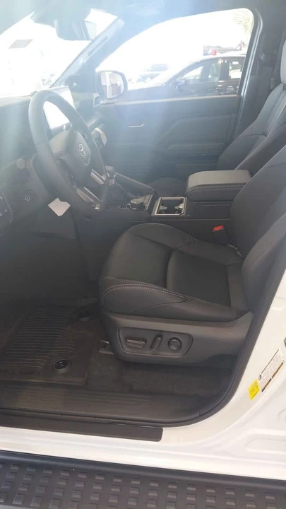 2026 Toyota 4Runner 6th Gen - Image 4 of 6