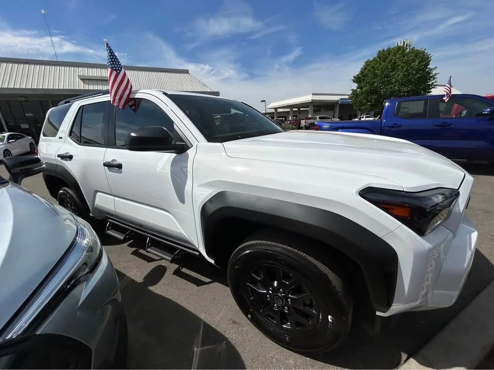 2026 Toyota 4Runner 6th Gen - Image 3 of 6