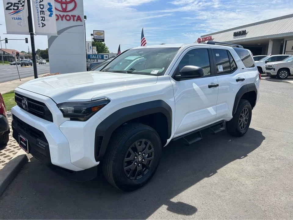 2026 Toyota 4Runner 6th Gen - Image 2 of 6