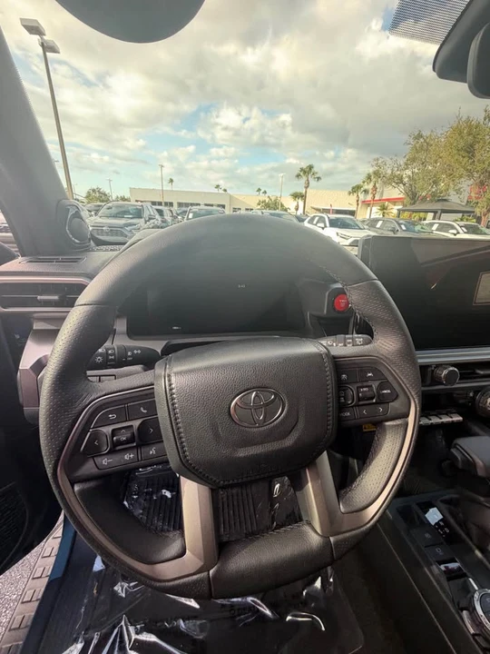 2026 Toyota 4Runner 6th Gen - Image 5 of 9