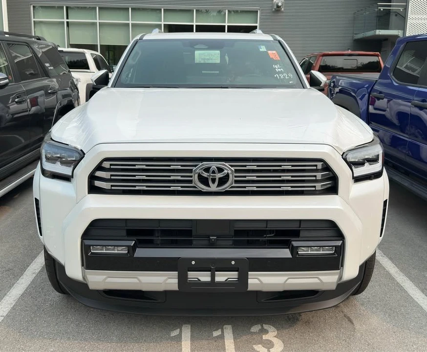 2026 Toyota 4Runner 6th Gen - Image 2 of 7