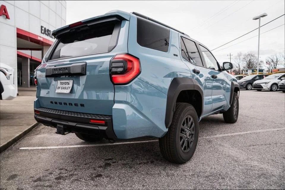 2026 Toyota 4Runner 6th Gen - Image 2 of 18