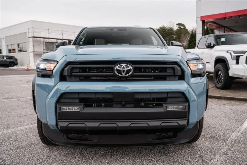 2026 Toyota 4Runner 6th Gen - Image 3 of 18