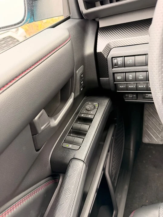 2026 Toyota 4Runner 6th Gen - Image 5 of 18