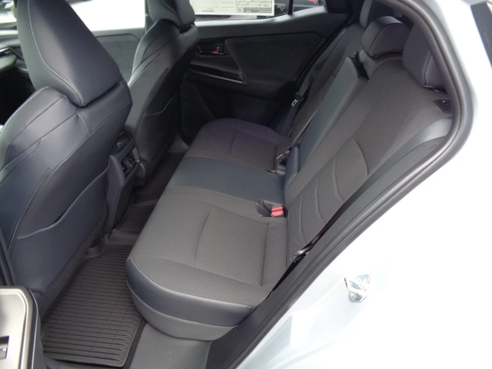 2026 Toyota C-HR - Image 13 of 31