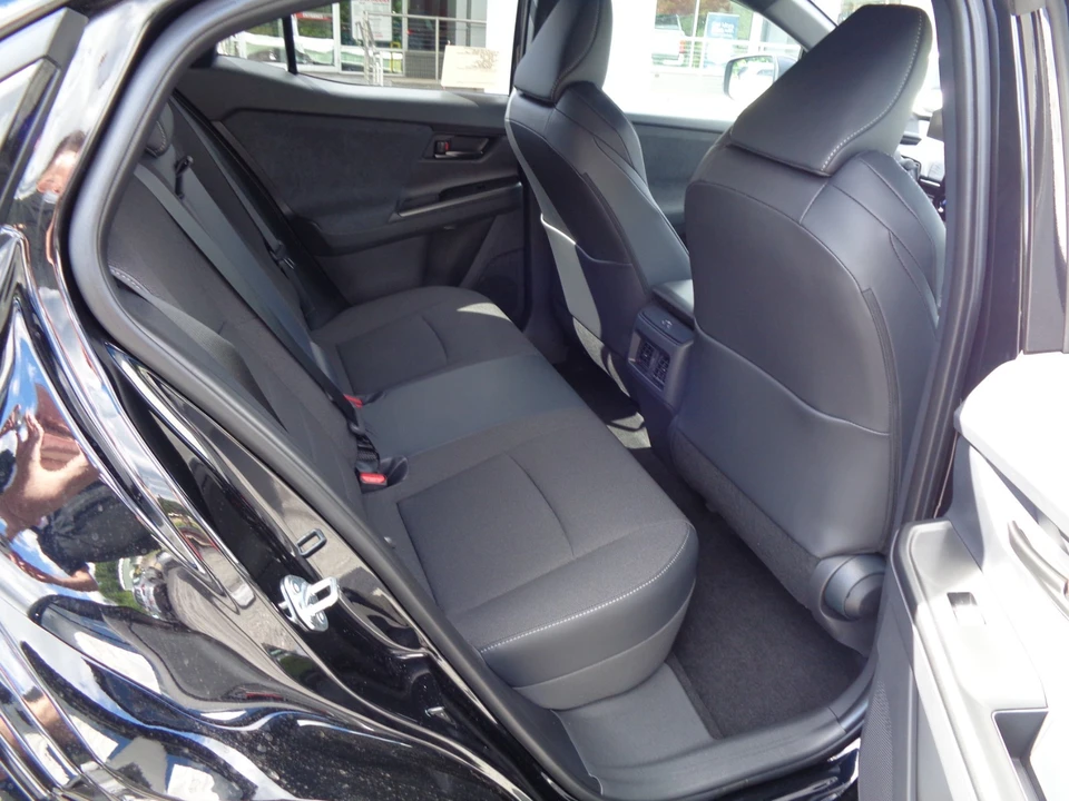 2026 Toyota C-HR - Image 17 of 31