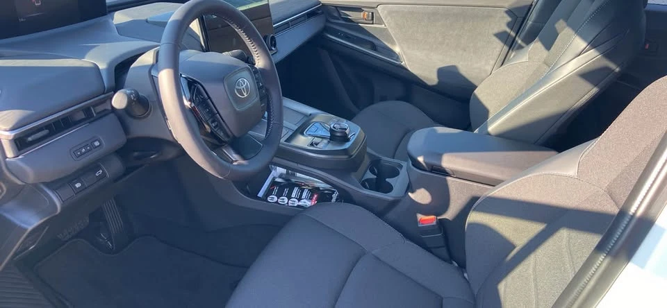 2026 Toyota C-HR - Image 2 of 4
