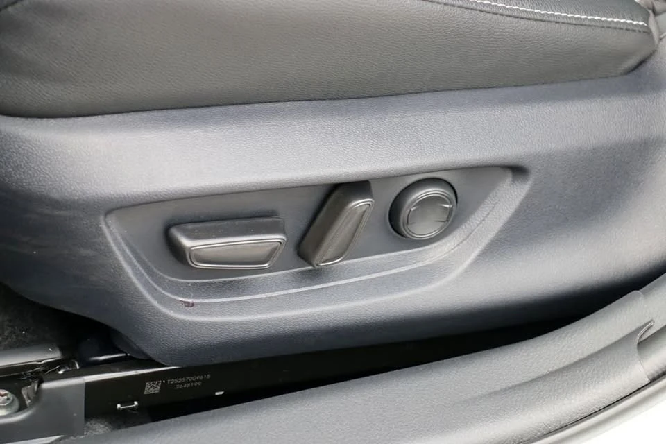 2026 Toyota Camry 9th Gen - Image 18 of 20