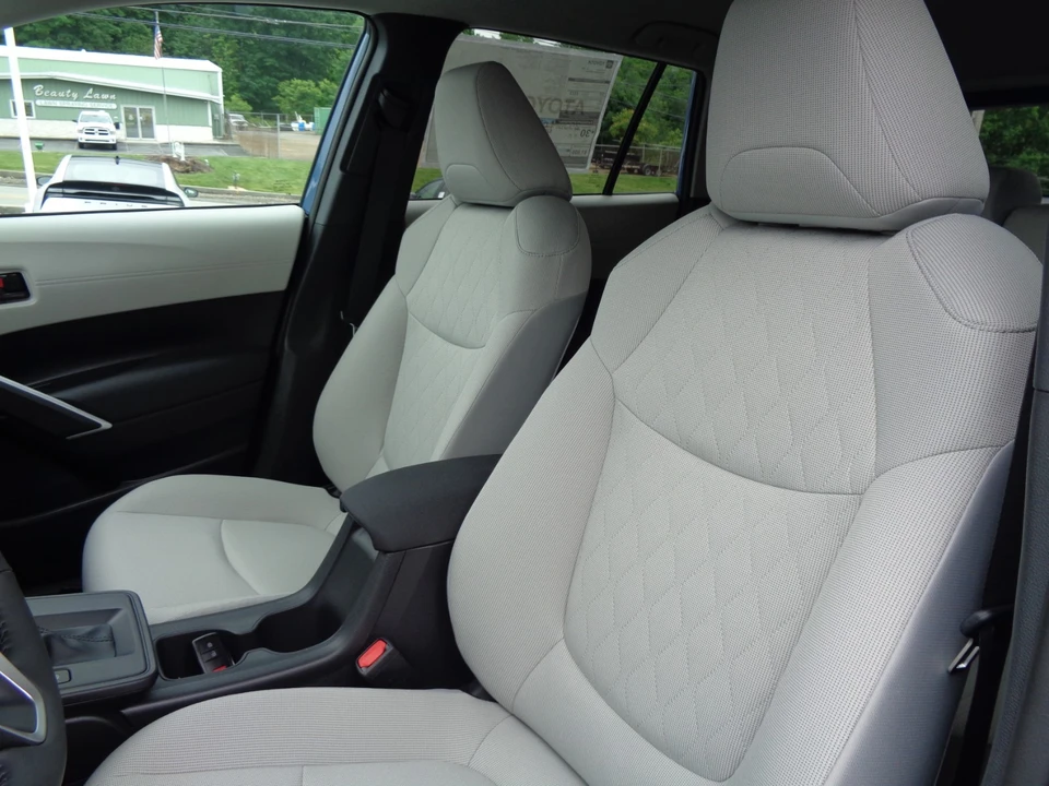 2026 Toyota Corolla Cross - Image 12 of 31