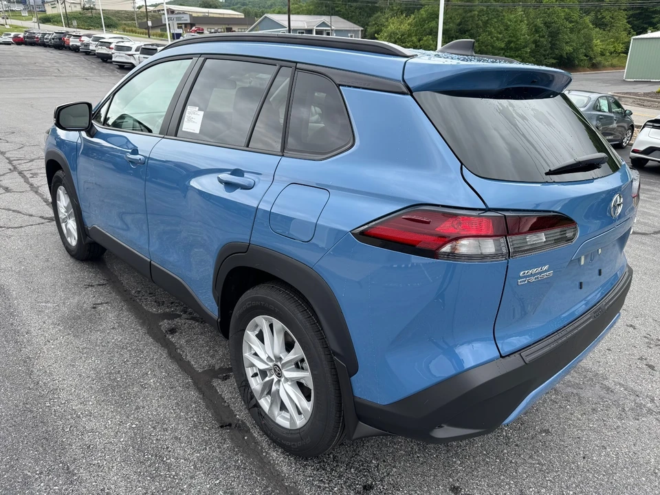 2026 Toyota Corolla Cross - Image 5 of 31
