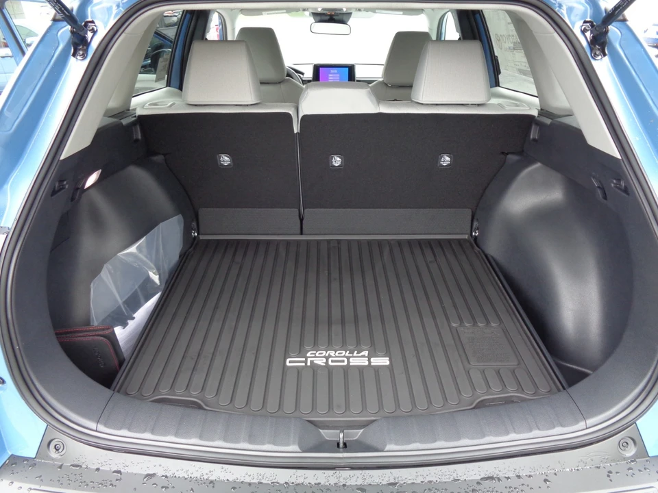 2026 Toyota Corolla Cross - Image 16 of 31