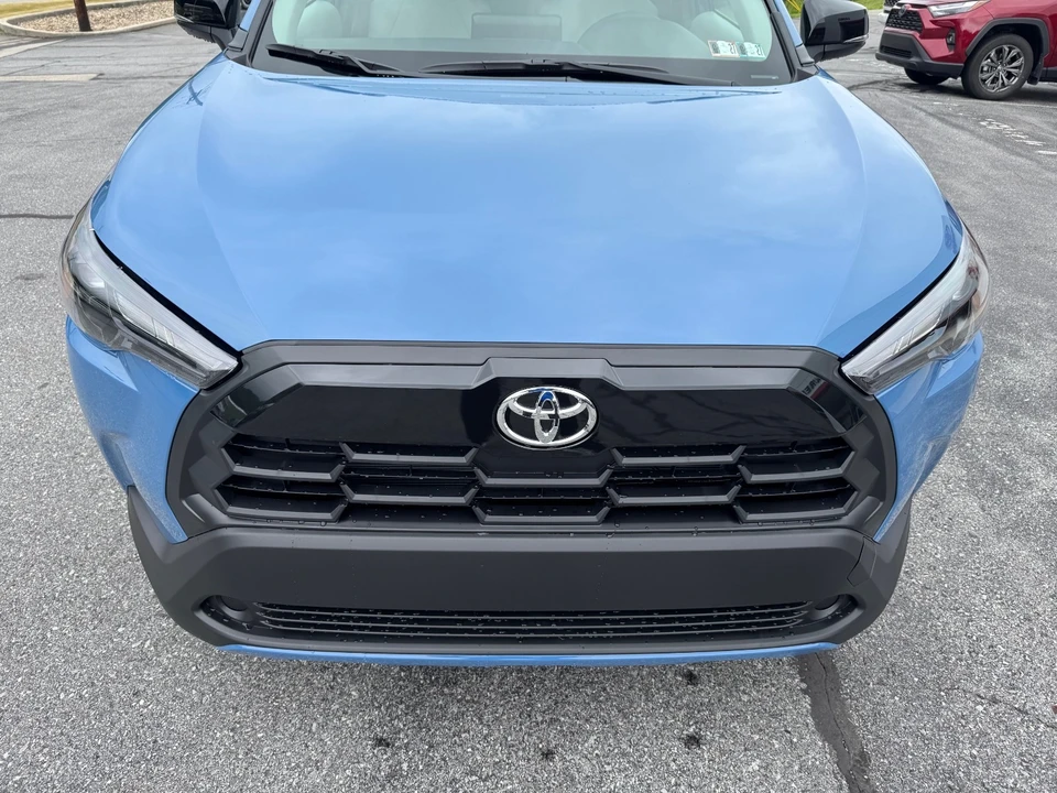 2026 Toyota Corolla Cross - Image 2 of 31