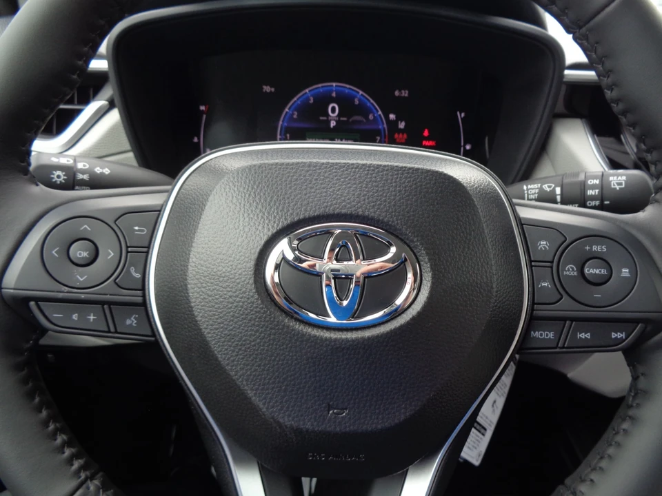2026 Toyota Corolla Cross - Image 25 of 31