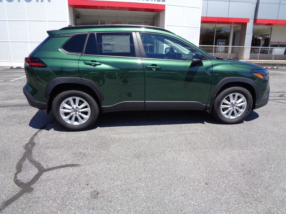 2026 Toyota Corolla Cross - Image 3 of 30