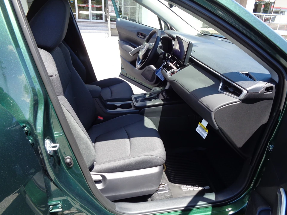 2026 Toyota Corolla Cross - Image 18 of 30