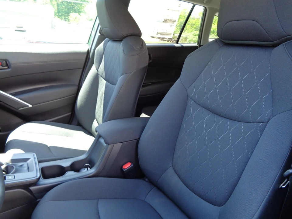 2026 Toyota Corolla Cross - Image 12 of 30