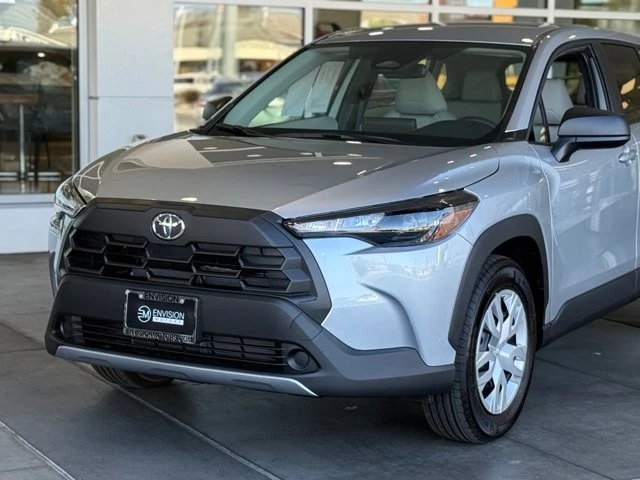 2026 Toyota Corolla Cross - Image 3 of 12