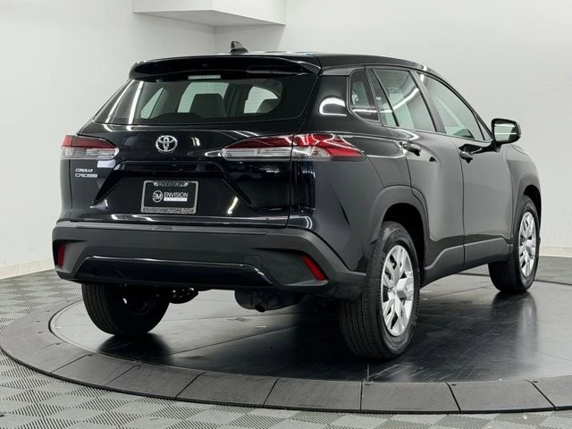 2026 Toyota Corolla Cross - Image 8 of 31