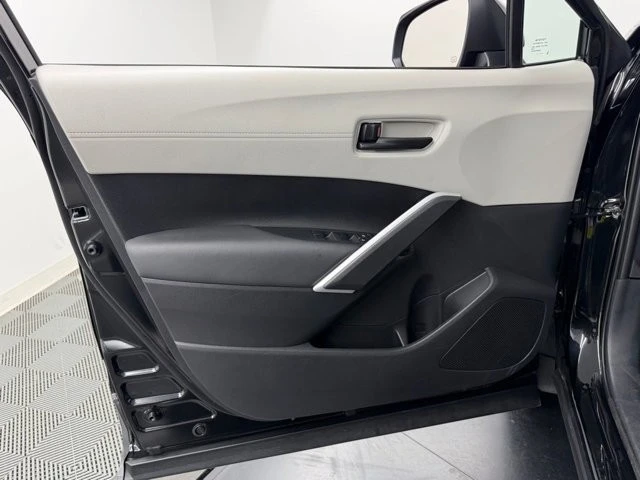 2026 Toyota Corolla Cross - Image 17 of 31