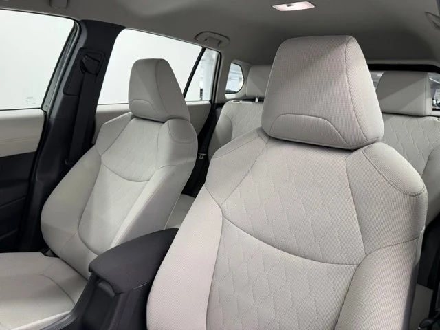 2026 Toyota Corolla Cross - Image 21 of 31
