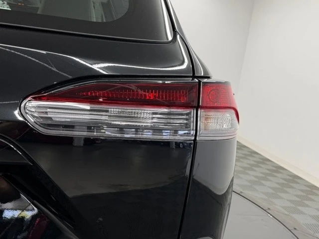 2026 Toyota Corolla Cross - Image 12 of 31