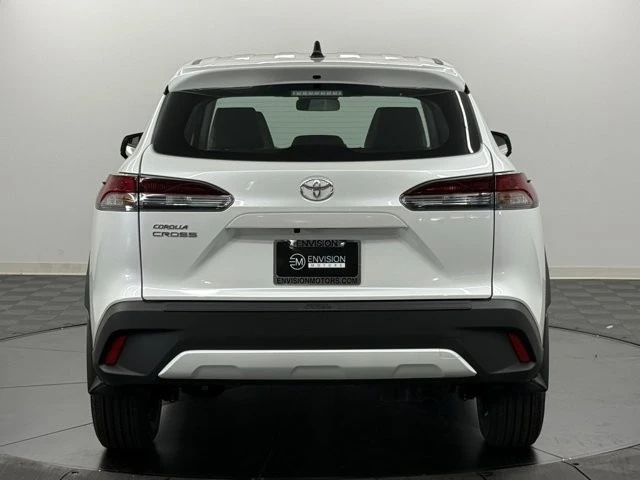 2026 Toyota Corolla Cross - Image 8 of 12