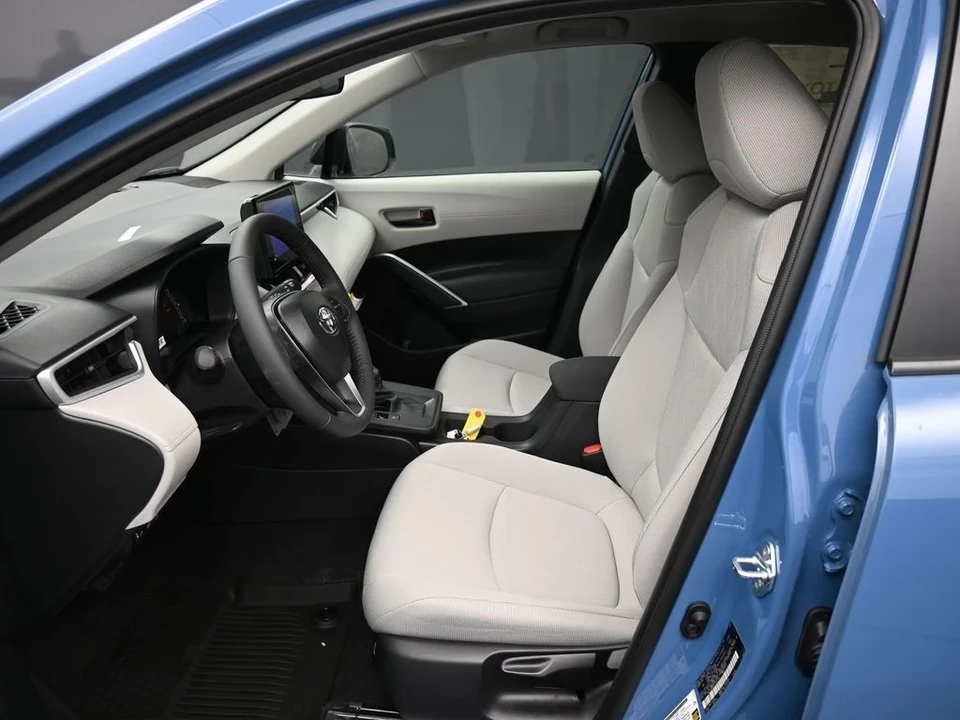 2026 Toyota Corolla Cross - Image 18 of 21