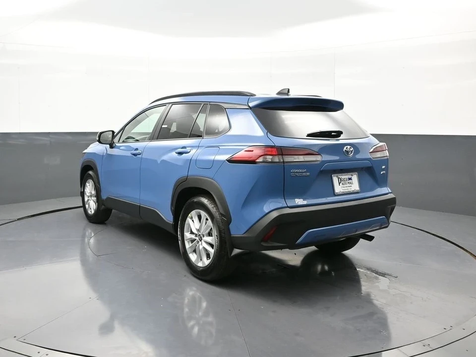 2026 Toyota Corolla Cross - Image 8 of 21