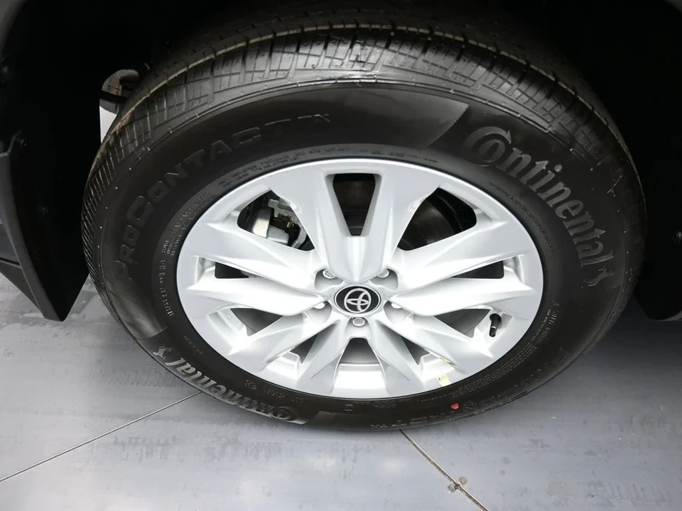 2026 Toyota Corolla Cross - Image 12 of 21