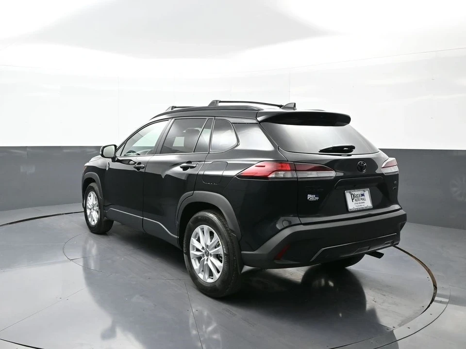 2026 Toyota Corolla Cross - Image 8 of 12