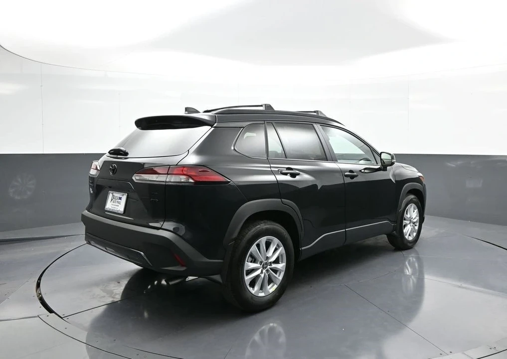 2026 Toyota Corolla Cross - Image 6 of 12