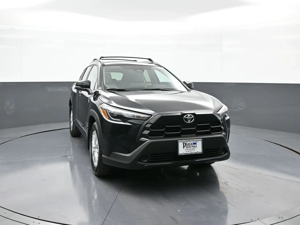 2026 Toyota Corolla Cross - Image 3 of 12