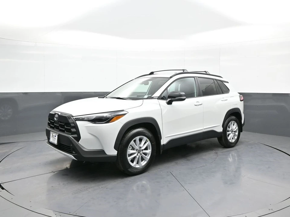 2026 Toyota Corolla Cross - Image 10 of 12