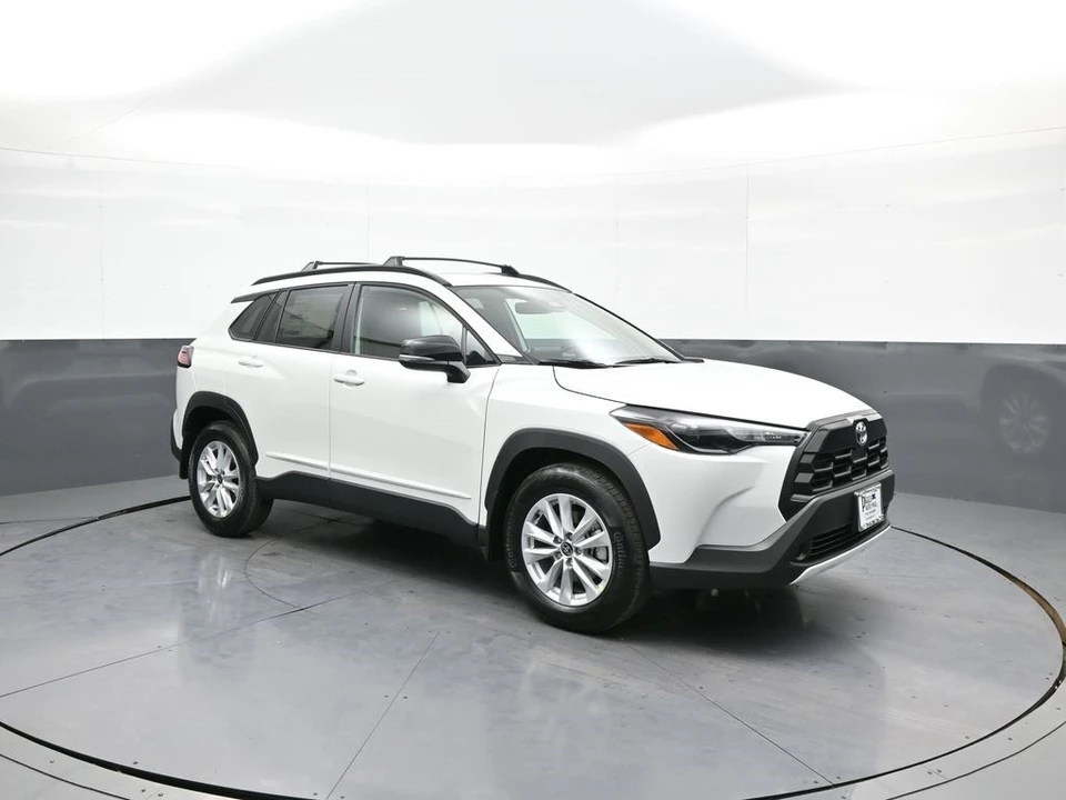 2026 Toyota Corolla Cross - Image 4 of 12